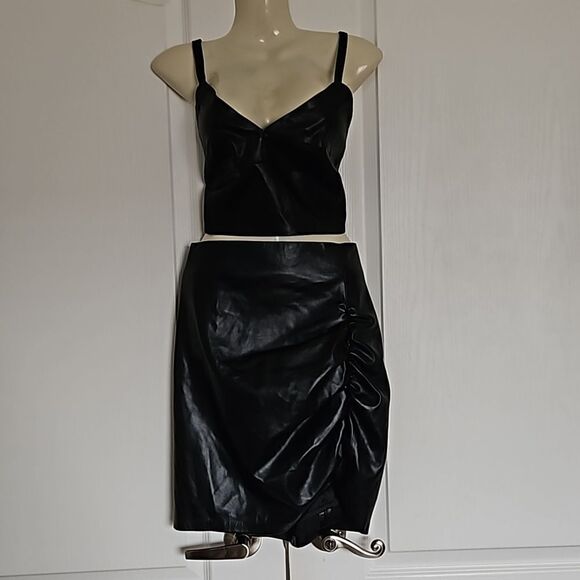 Zara Women's Faux Leather 2-Piece Crop Top & Side Ruffled Mini Skirt Black M/L - Picture 2 of 16
